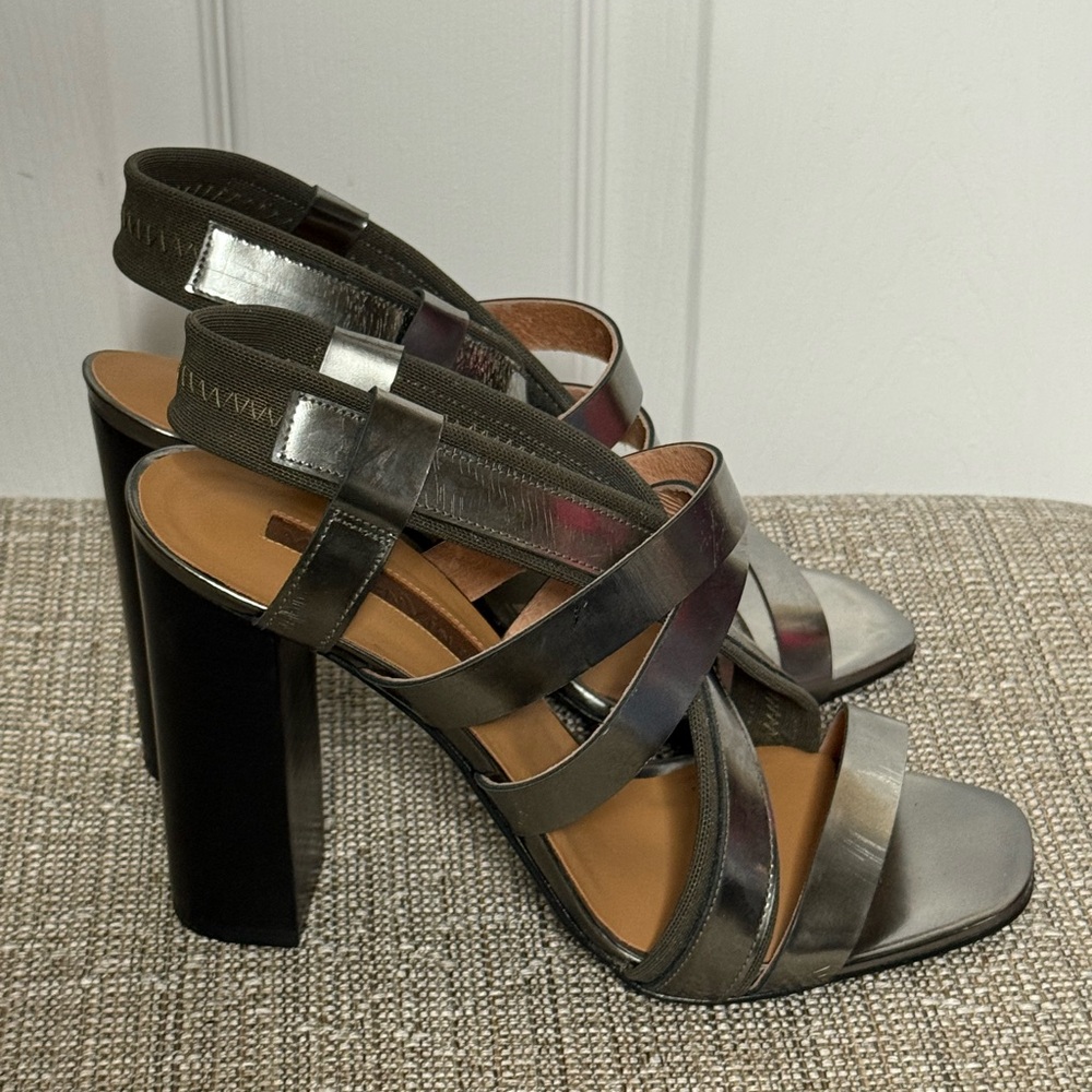 Modern Vintage | Metallic Strappy Heels | 8.5